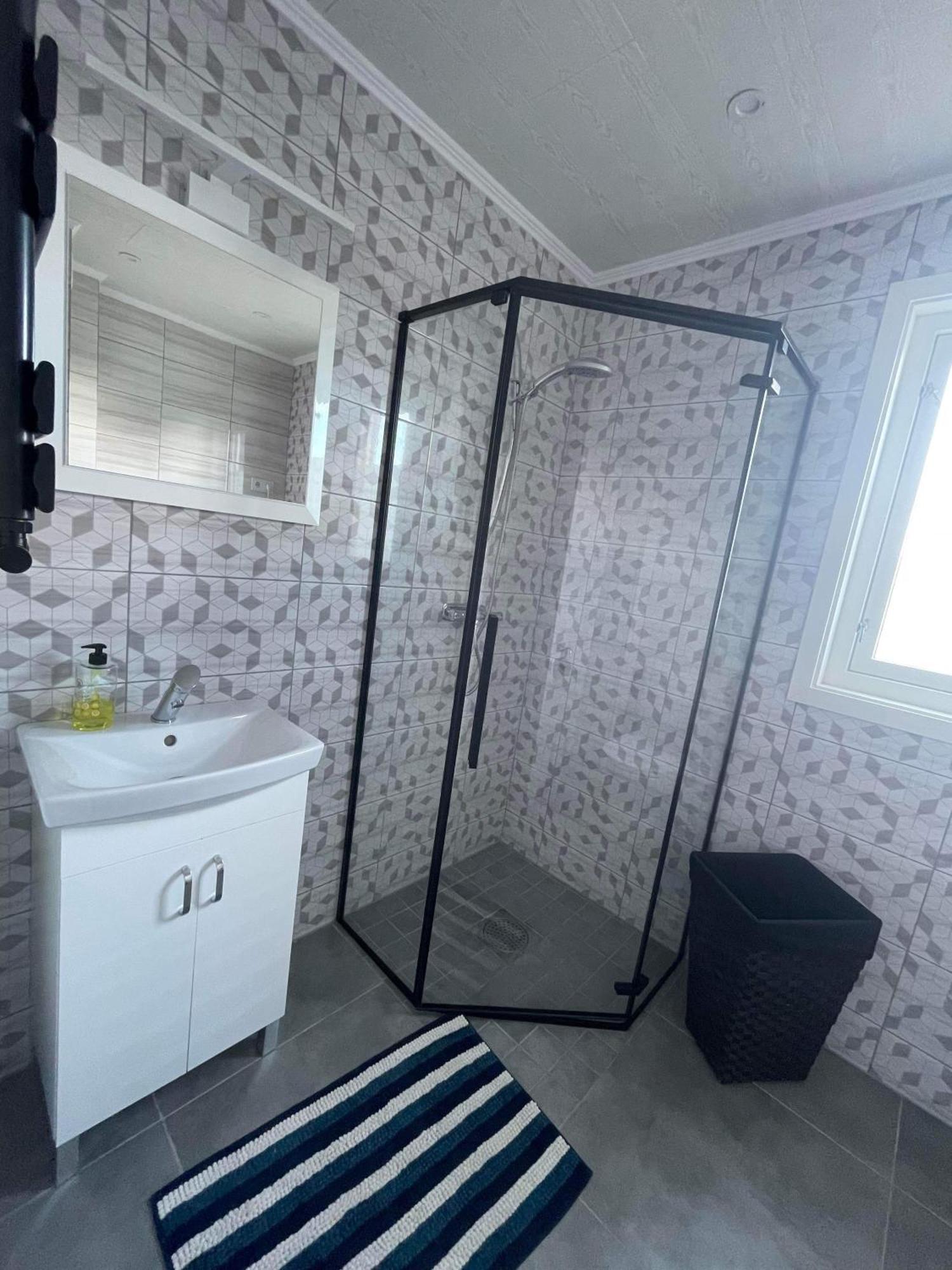Oedeshoeg Modernt Och Stilfullt B&B Esterno foto